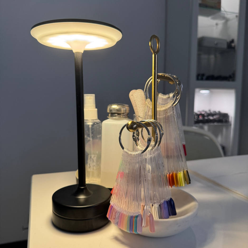 מנורה שולחנית נטענת - Gizmora Tech